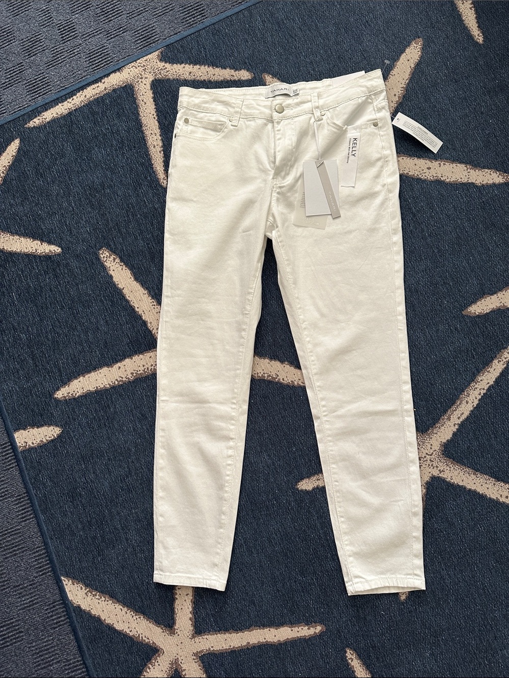 Tahari Kelly Classic Mid-Rise Skinny Jeans